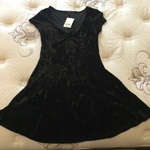 Black suede feeling dress f21